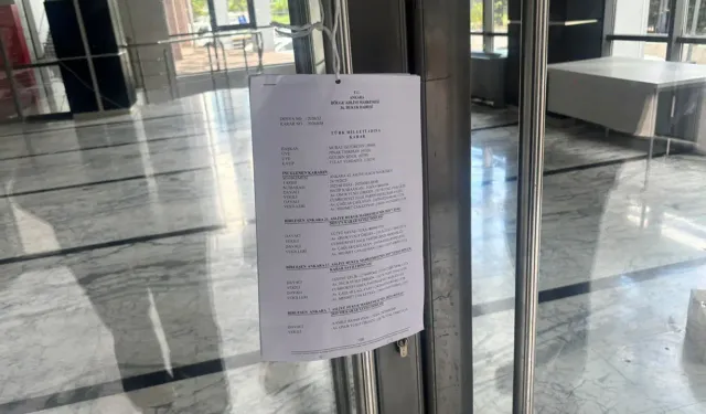 "Mutlak Butlan" karar evrakı CHP Genel Merkezi’ne asıldı