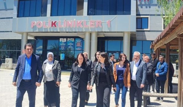 DEM Parti heyetinden Van'daki hastanelere bayram ziyareti