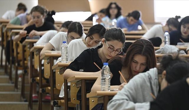 Edremit Belediyesi'nden öğrencilere "sınav kaygısı ve başarı" semineri