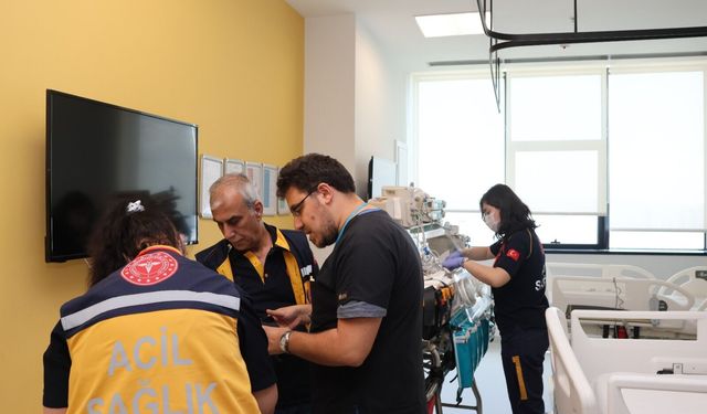 Vanlı 3,5 aylık bebek ambulans uçakla izmir’e sevk edildi