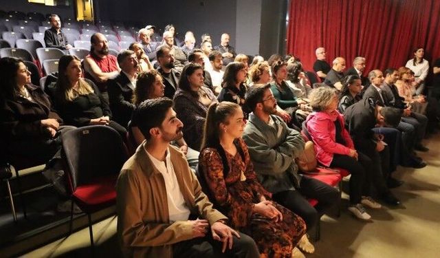 Van’da tiyatro söyleşisi: Kürt kültürünün geleceği masaya yatırıldı