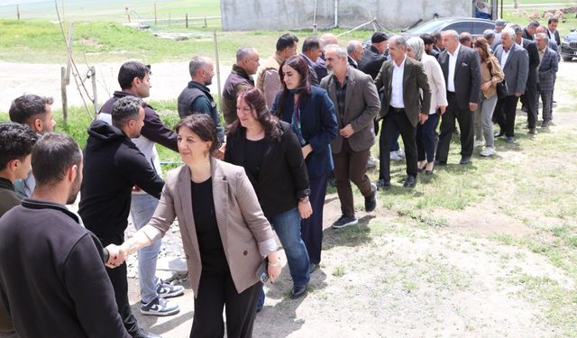 Van’da DEM Parti Heyeti Sağmalı ve Erçek'te bayramlaştı