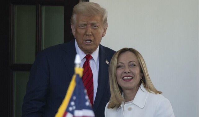 Trump'tan,  İtalya Başbakanı Meloni'yi kızdıran sözler: "Benimle fotoğraf çektirmek için yalvardı"