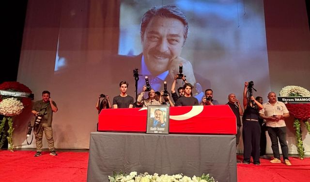 Vanlı Başkan Ahmet Özer'den Kadir İnanır'a veda: "Sen görmedin ama barış mutlaka gelecek"