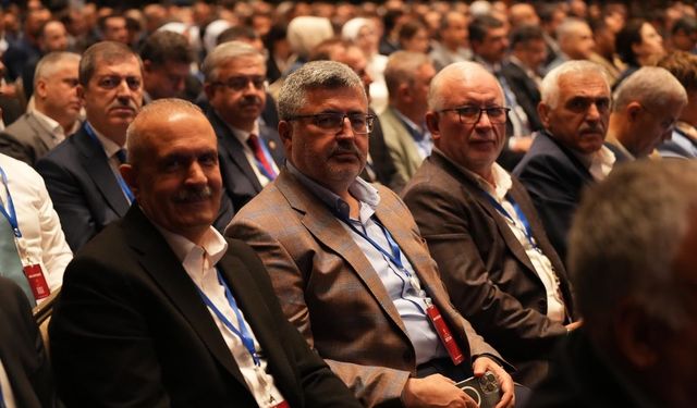 AK Parti Van Milletvekili Burhan Kayatürk, Sapanca'daki istişare kampına katıldı