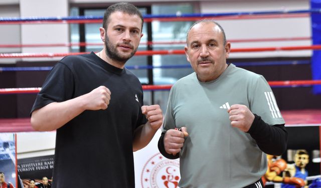 Milli takım antrenörü Ayhan Öz, oğlu Kenan Öz ile yeni şampiyonlar yetiştiriyor
