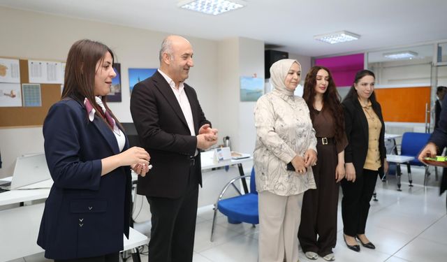 İpekyolu Belediyesi'nde bayram sonrası ilk mesai gününde bayramlaşma