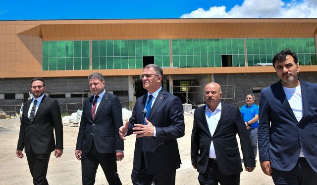 İpekyolu’nda 2000 kişilik spor kompleksi inşası sürüyor