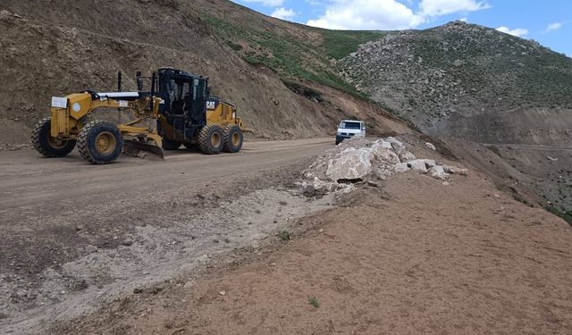 İpekyolu’nda kırsal ulaşım için yol düzenleme çalışmaları