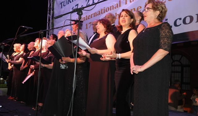 10. Uluslararası Türk Müziği Korolar Festivali Van'da büyük ilgi gördü