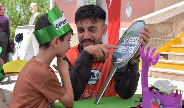 Vanlı miniklerden çevreye örnek proje: Atıkları sanata dönüştürdüler