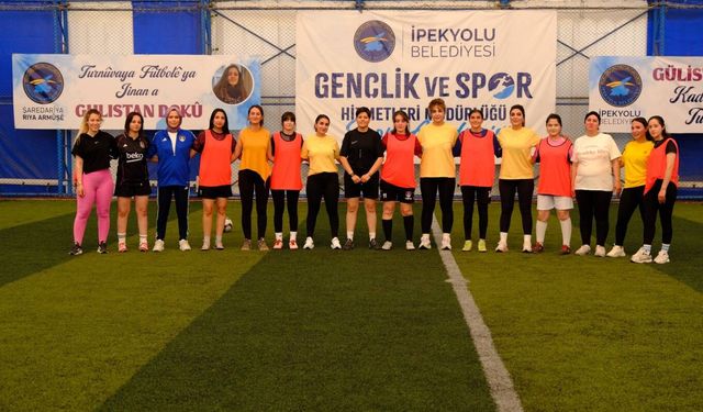 Van’da “Gülistan Doku Kadın Futbol Turnuvası” başladı
