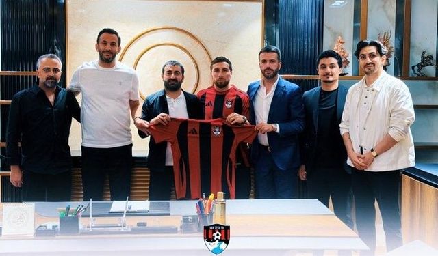 Vanspor, Ozan Can Kökçü ile 2 yıllık sözleşme imzaladı