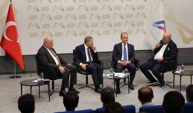 Van TSO heyeti, Vahap Seçer'i ziyaret etti: "Van ile Mersin birbirine çok benziyor"