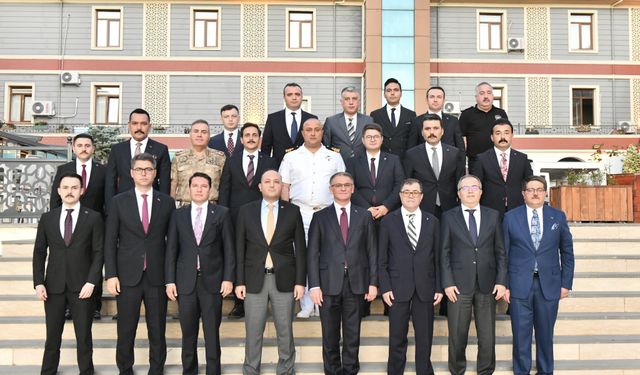 Van Valisi Ozan Balcı'dan tayini çıkan mülki idare amirlerine veda