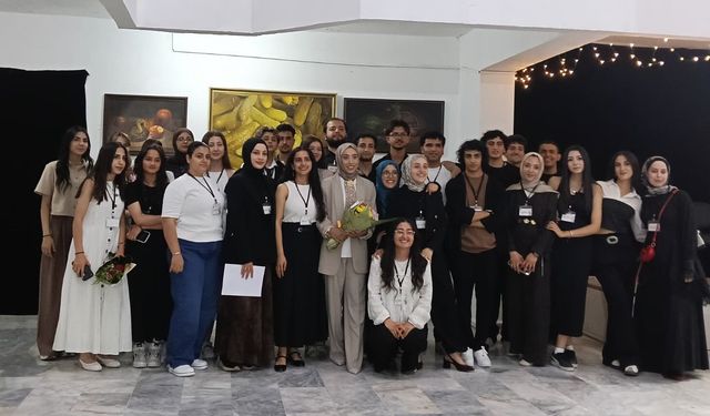 Van'da GrayArt Resim Akademisi sanatçıları eserlerini görücüye çıkardı