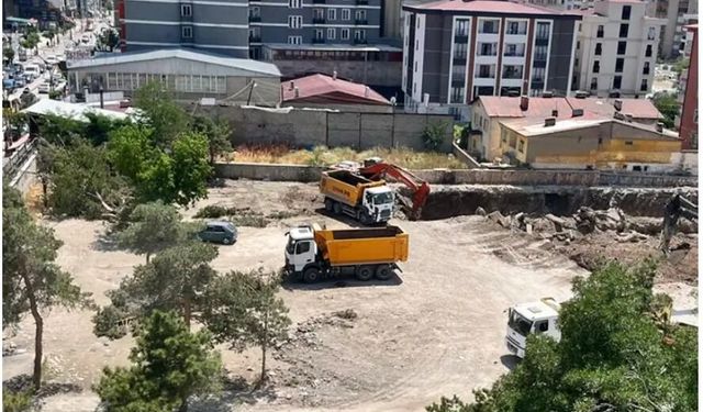 Van’da eski Ordu Evi arazisine lojman yapılmasına tepki