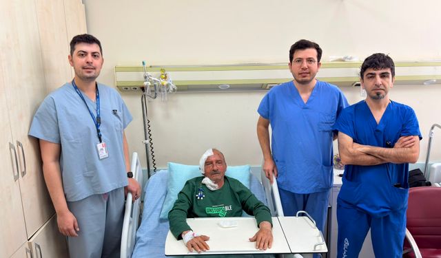 72 yaşındaki hasta Hakkari’de yapılan beyin ameliyatıyla sağlığına kavuştu