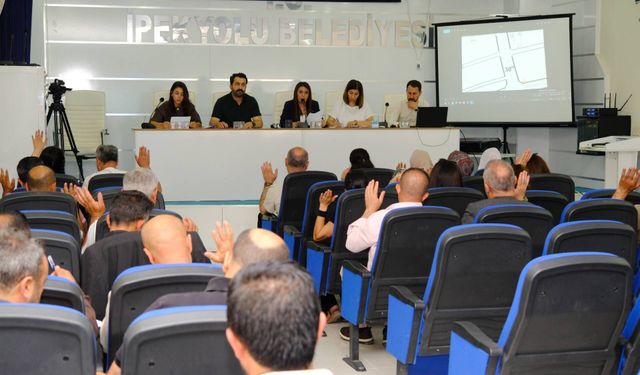 İpekyolu Belediyesi Meclisi'nde Madımak Katliamı'nın 33. yılı anıldı