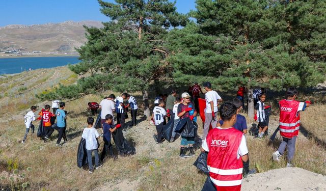 Vanlı gençlerden temizlik seferberliği