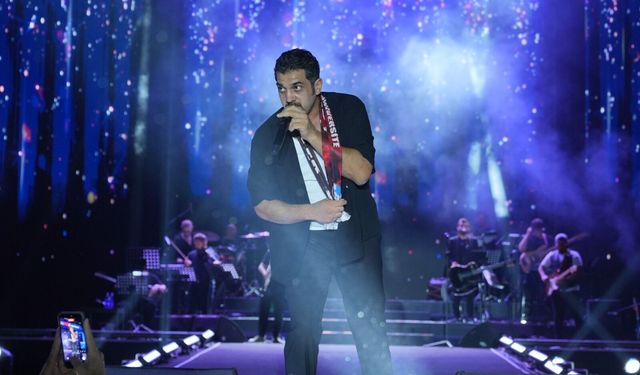 Bayhan, Van'da festival coşkusuna final yaptı