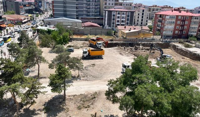 Van’da park olarak planlanan alanda lojman inşaatı başladı