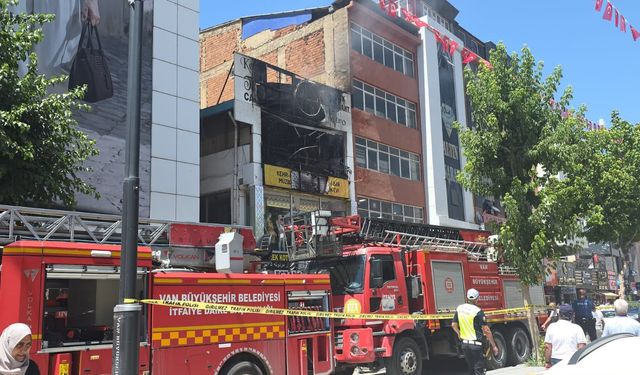 Van'daki yangın kontrol altına alındı