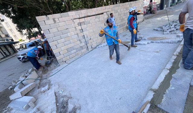 İpekyolu Belediyesi yol ve kaldırım çalışmalarını sürdürüyor