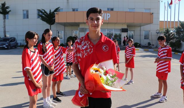 Vanlı atlet Abdulsamet Duman'dan Avrupa'da büyük başarı