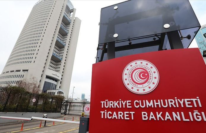 Ticaret Bakanlığı'ndan servis ücreti uyarısı: "Tahsil eden işletmelere ceza uygulanacak"
