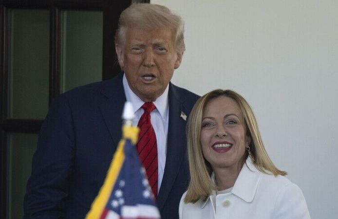 Trump'tan,  İtalya Başbakanı Meloni'yi kızdıran sözler: "Benimle fotoğraf çektirmek için yalvardı"