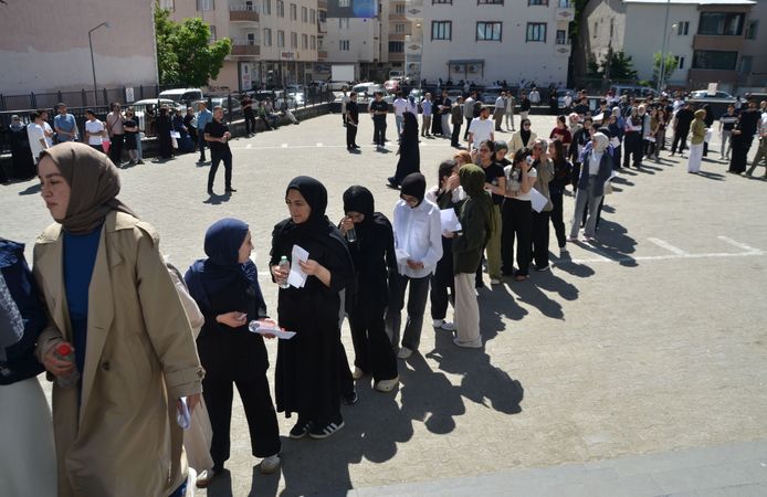 Lise tercihlerinde sadece puana bakmayın! Uzmanlardan ailelere kritik uyarılar