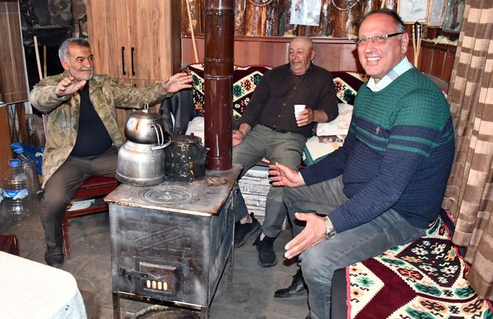 Haziran’da bile üşüten ilçe: Sobalar devreye girdi