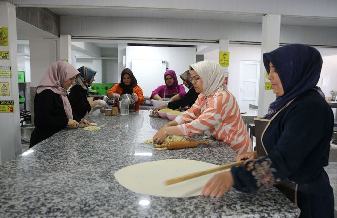 Bitlisli kadınlar güçlerini birleştirdi, üretimde marka olma yolunda ilerliyor