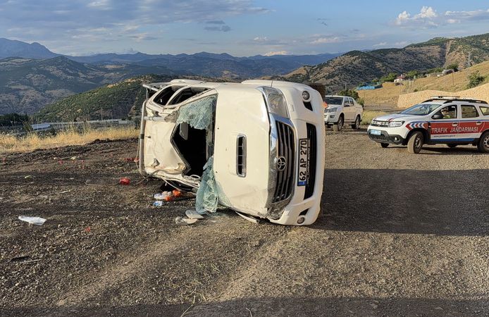 Elazığ'da pikap devrildi: 3 kişi yaralandı