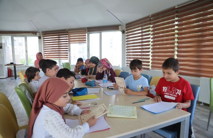 Van Büyükşehir Belediyesinden çocuklara yaz tatilinde Kur'an-ı Kerim eğitimi