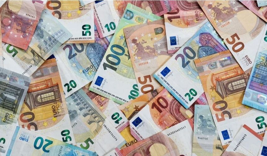 Euro 52,85 TL seviyesinde işlem görüyor