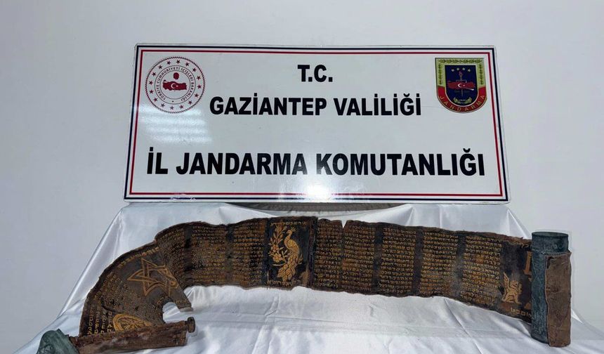 Piton derisi üzerine altın yazı: Gaziantep’te dikkat çeken operasyon