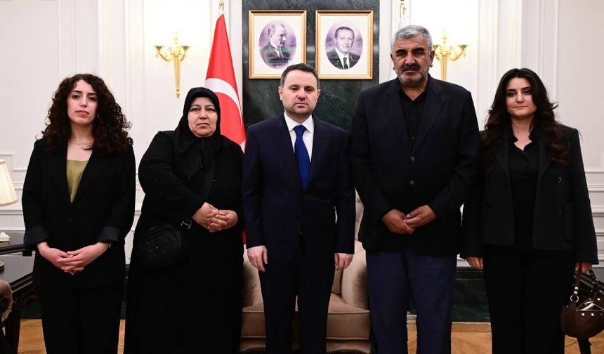 Adalet Bakanı Gürlek, Rojin Kabaiş dosyasını aileyle görüştü