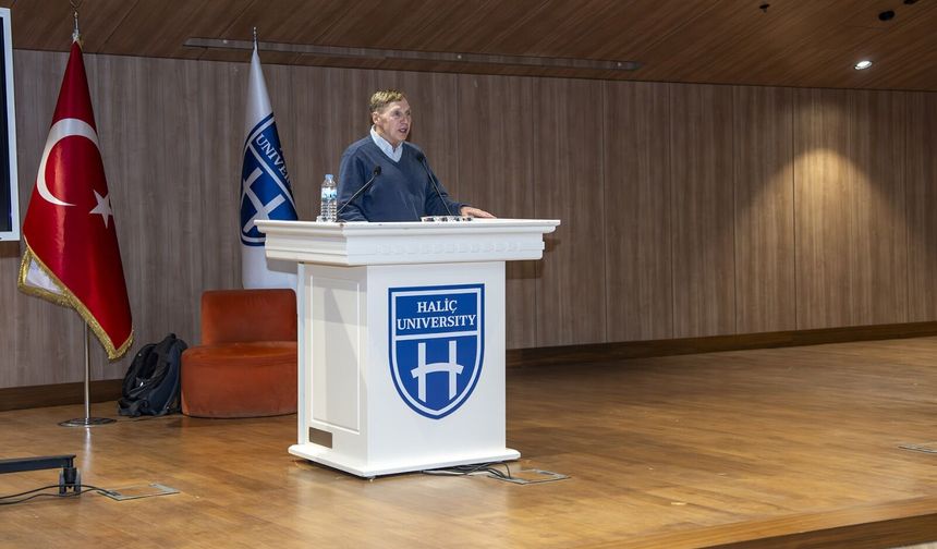 Astronot David Carl Hilmers'tan genç hekimlere uzay tıbbı tavsiyeleri