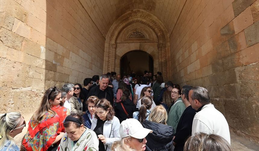 Mardin turizm sezonu açılmadan ziyaretçi akını uğradı