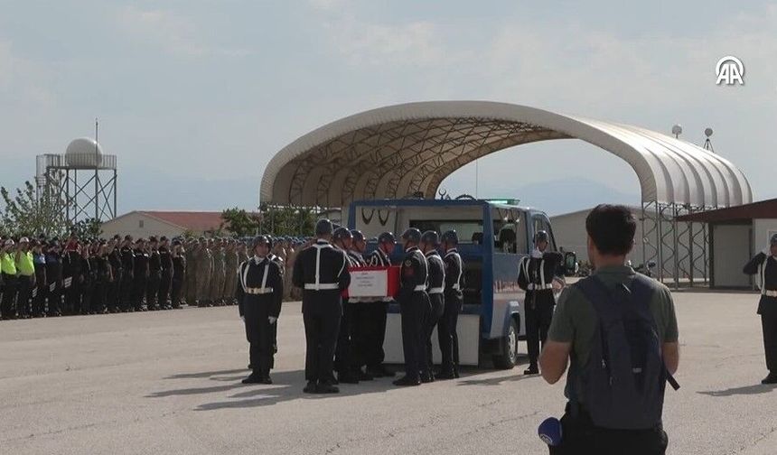 Van'da hayatını kaybeden Uzman Çavuş Samet Karabulut son yolculuğuna uğurlandı