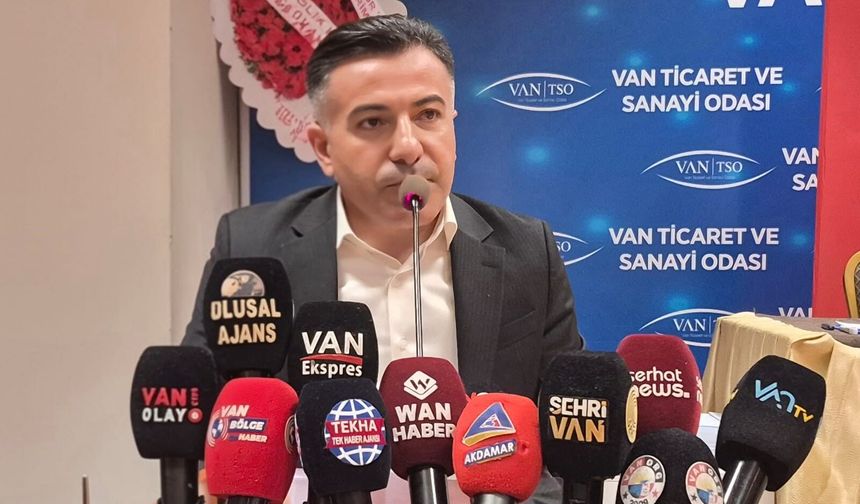 Erol Temel'den sert açıklama! "Vanspor’a hizmet, lafla değil icraatla olur"