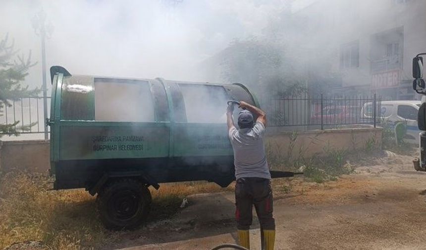 Gürpınar Belediyesi'nden yurttaşlara uyarı: Sıcak kül ve yanıcı atıkları konteynerlere atmayın