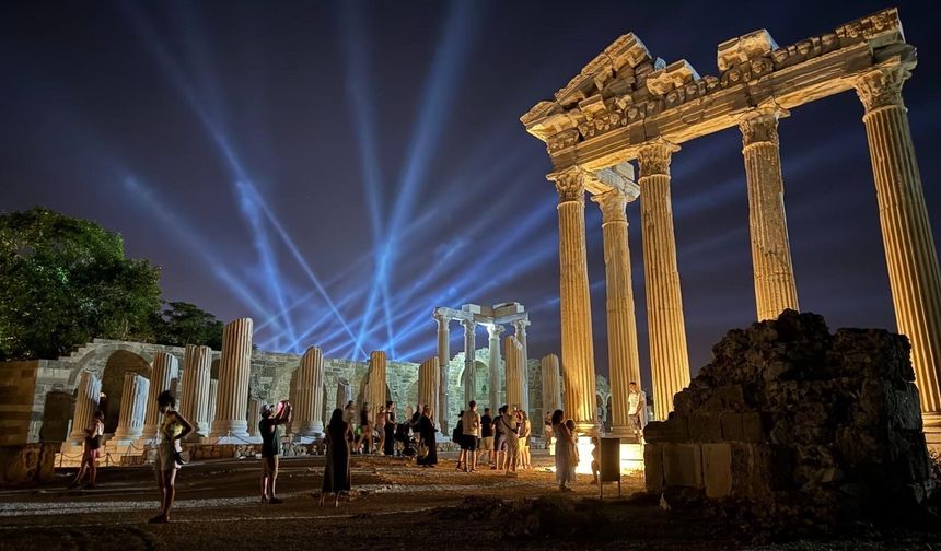 Gece müzeciliği sezonu başladı: 20 müze ve ören yeri gece ziyarete açıldı