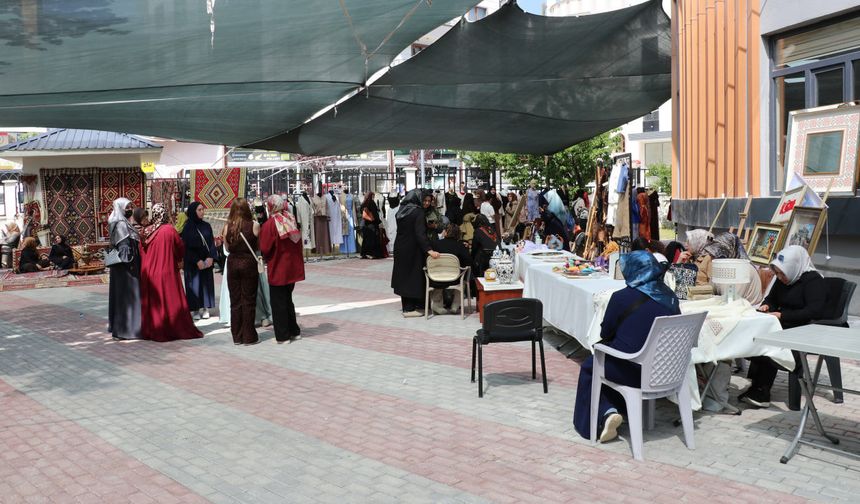 Van'da Hayat Boyu Öğrenme Haftası Sergisi açıldı