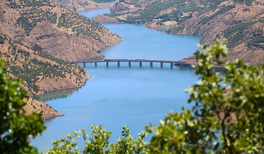 Van Gölü Ekspresi'nin büyüleyen rotası görüntülendi