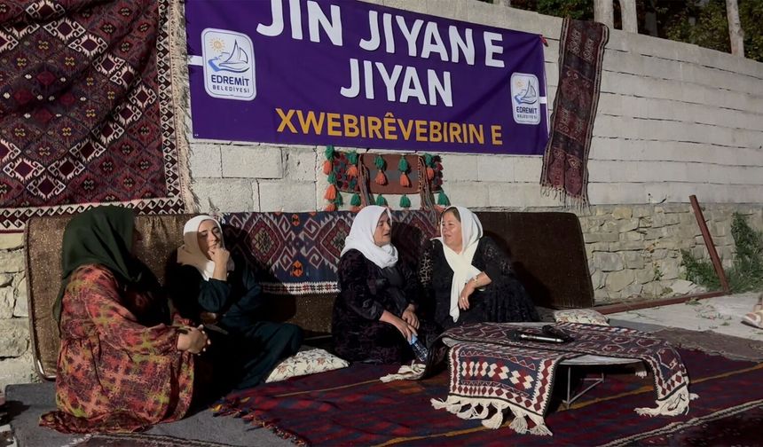 Edremit'te kadınlar dengbêj kültürünü yaşatmak için bir araya geldi