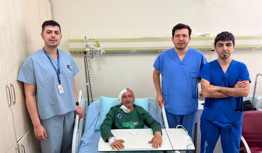72 yaşındaki hasta Hakkari’de yapılan beyin ameliyatıyla sağlığına kavuştu