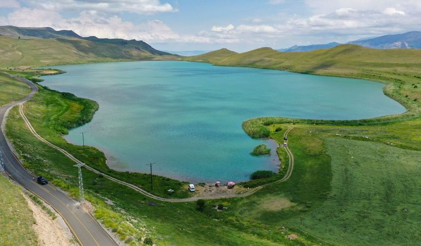 Kars'ın saklı cenneti Deniz Gölü doğaseverleri bekliyor